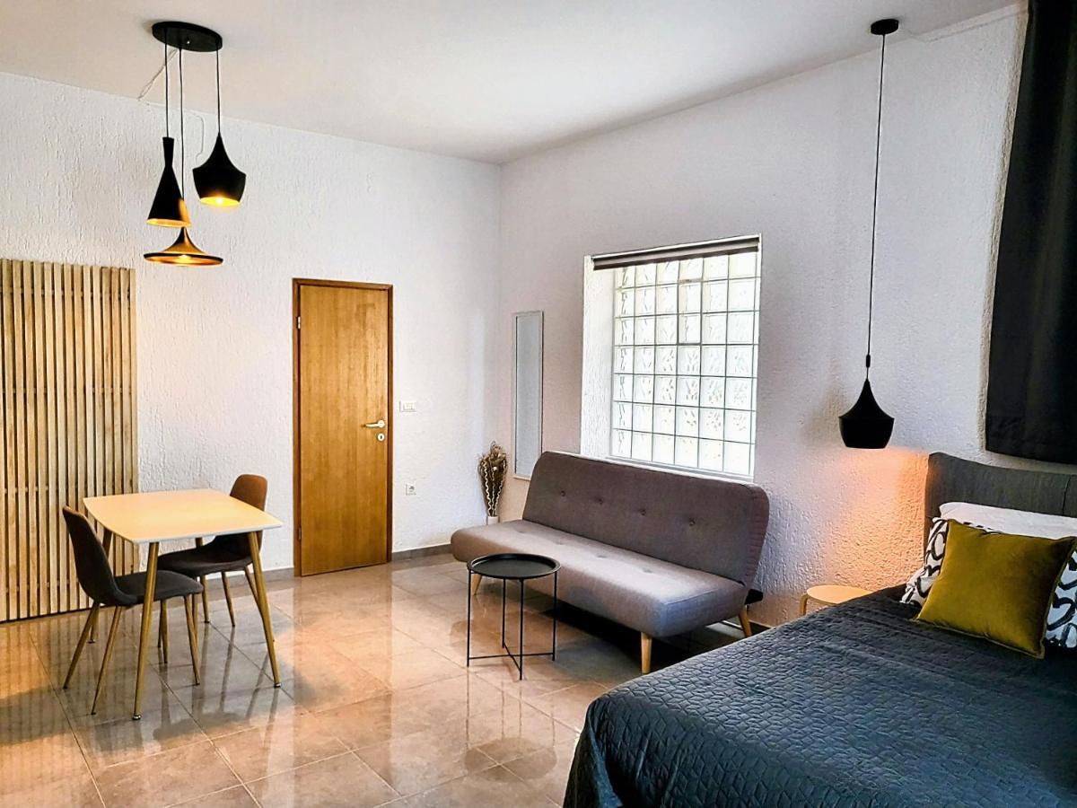 Studio Square Funtana Apartment Exterior photo